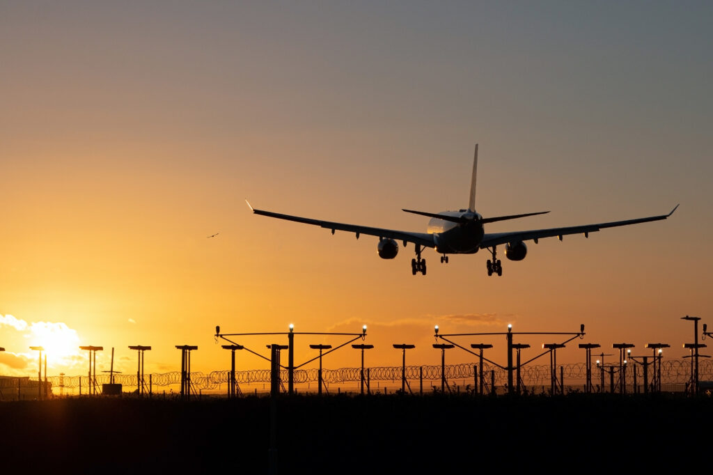 A plane flying at low altitude is impacted by high g-loads, causing a SWaP challenge